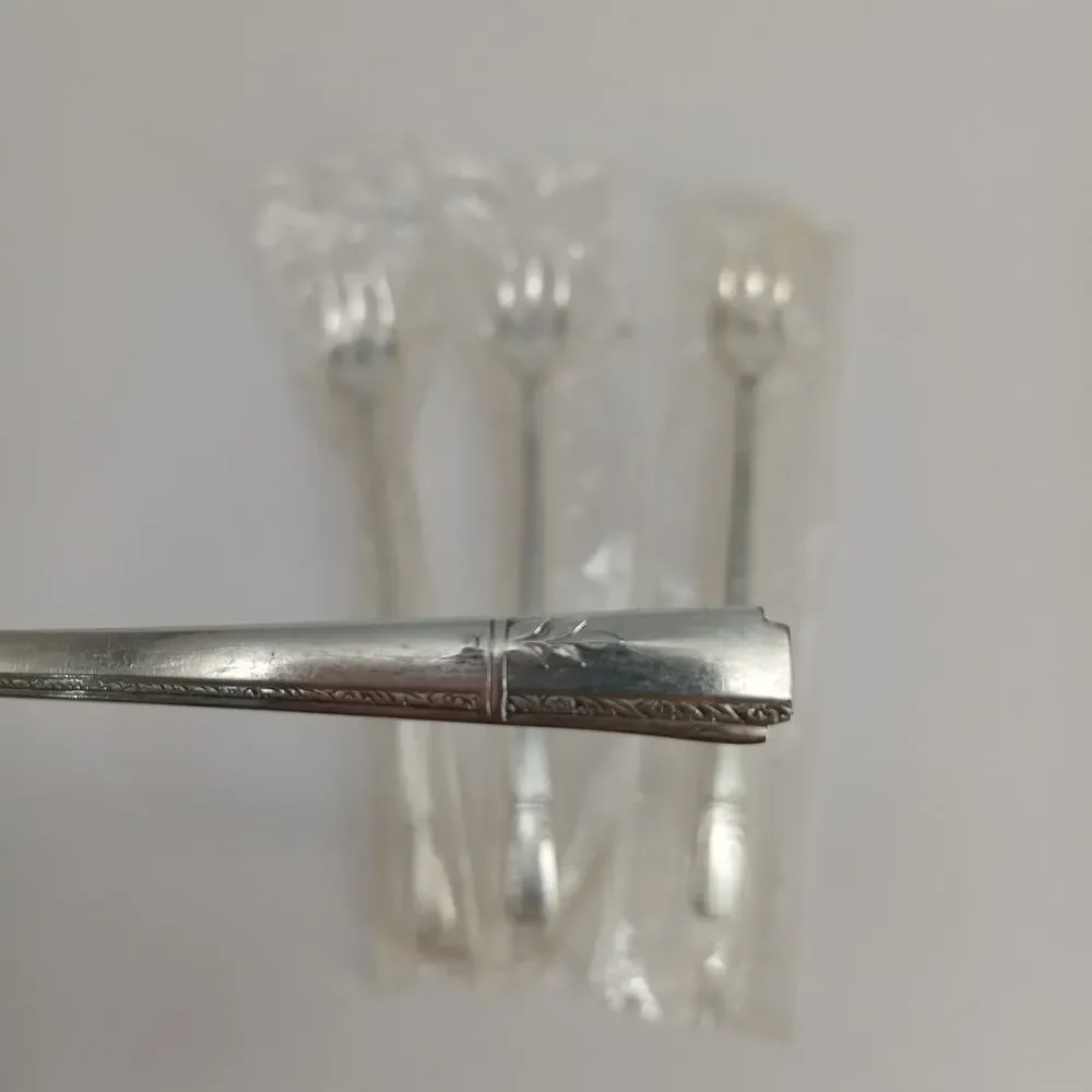 4X CF Oneida Prestige GRENOBLE Silverplate Cocktail Seafood Forks